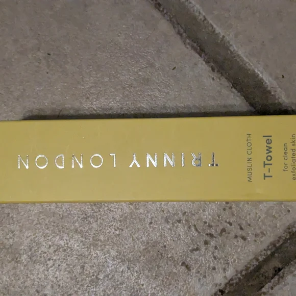 Trinny London Skincare Set - Picture 2 of 7